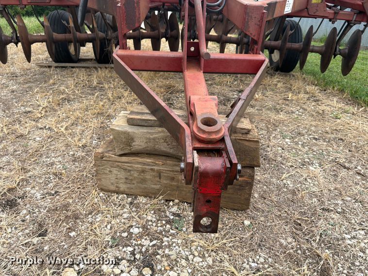 image for item FP4016 International 490 tandem disk