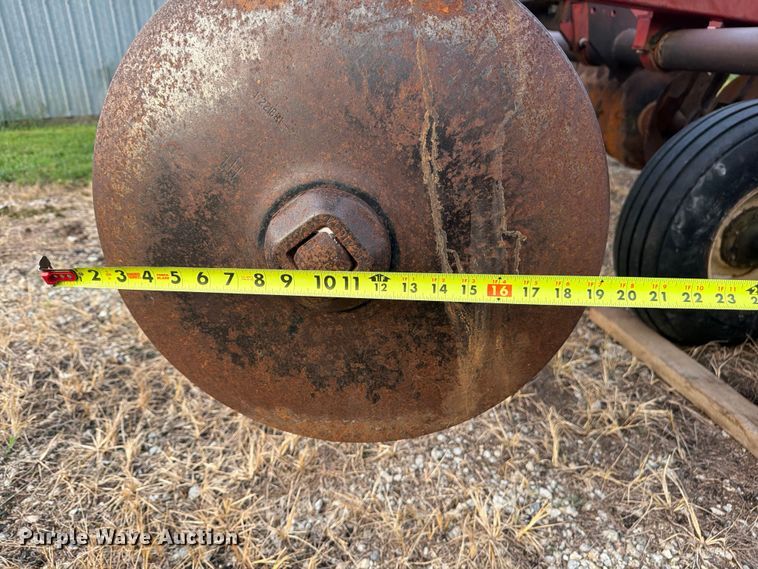 image for item FP4016 International 490 tandem disk