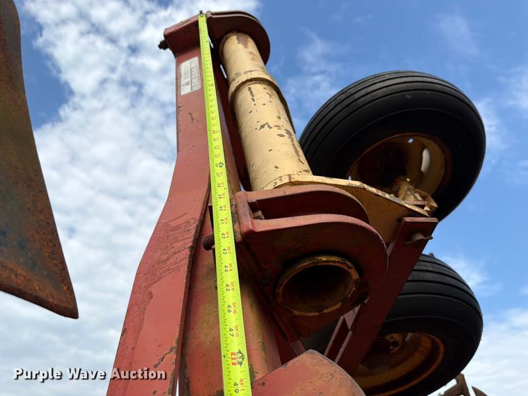 image for item FU1012 Krause 4320 field cultivator