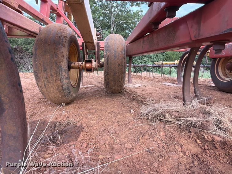 image for item FU1012 Krause 4320 field cultivator