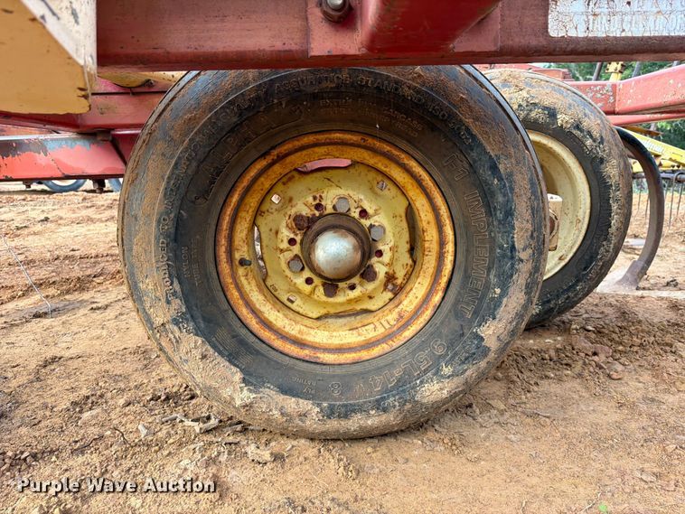 image for item FU1012 Krause 4320 field cultivator