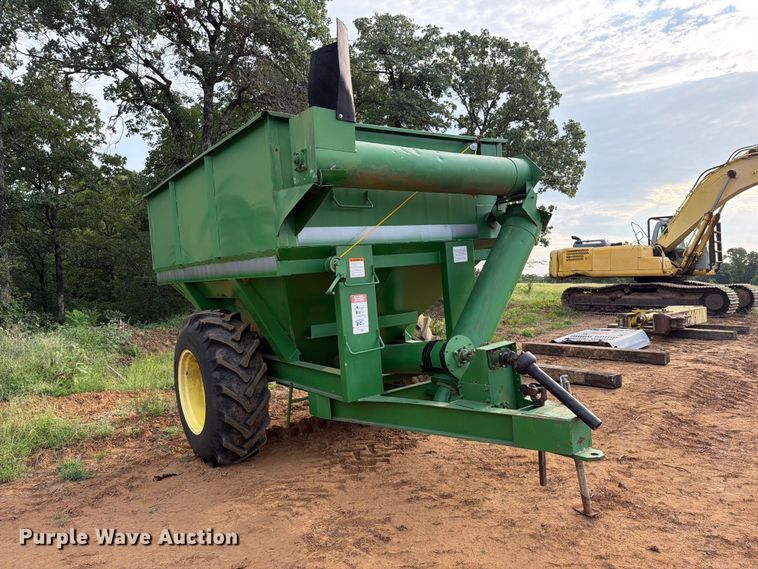 image for item FU1014 John Deere grain cart