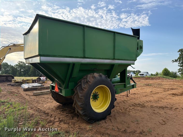 image for item FU1014 John Deere grain cart