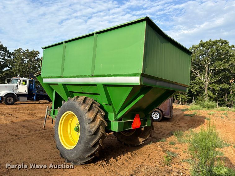 image for item FU1014 John Deere grain cart