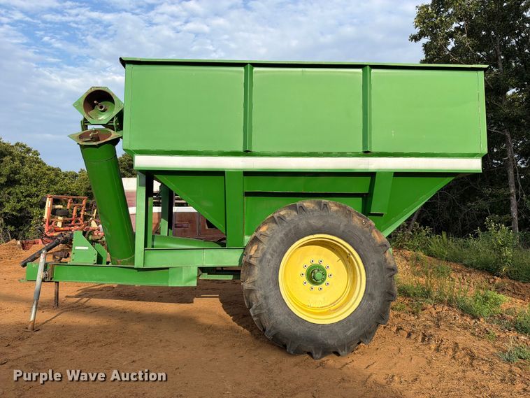 image for item FU1014 John Deere grain cart
