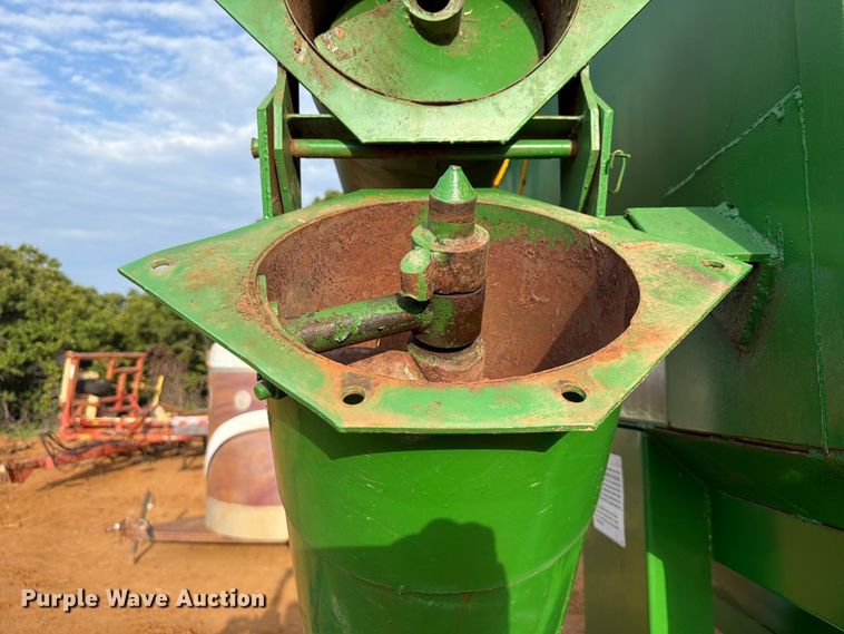 image for item FU1014 John Deere grain cart