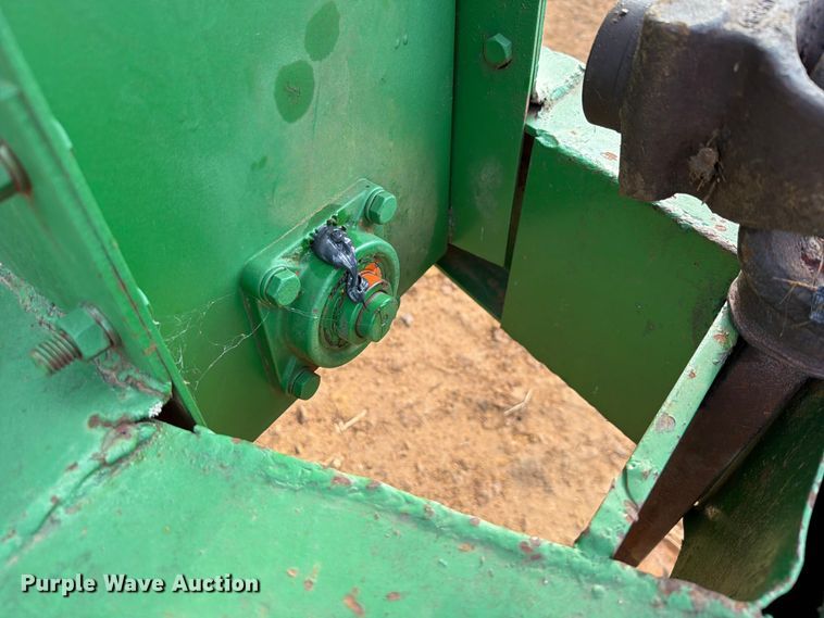 image for item FU1014 John Deere grain cart