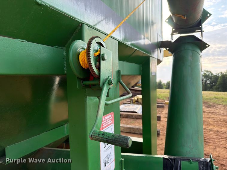 image for item FU1014 John Deere grain cart