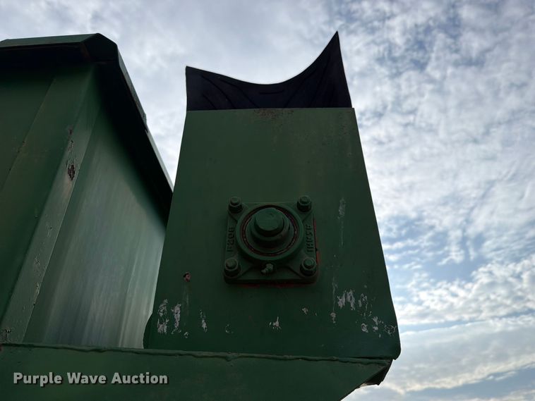 image for item FU1014 John Deere grain cart