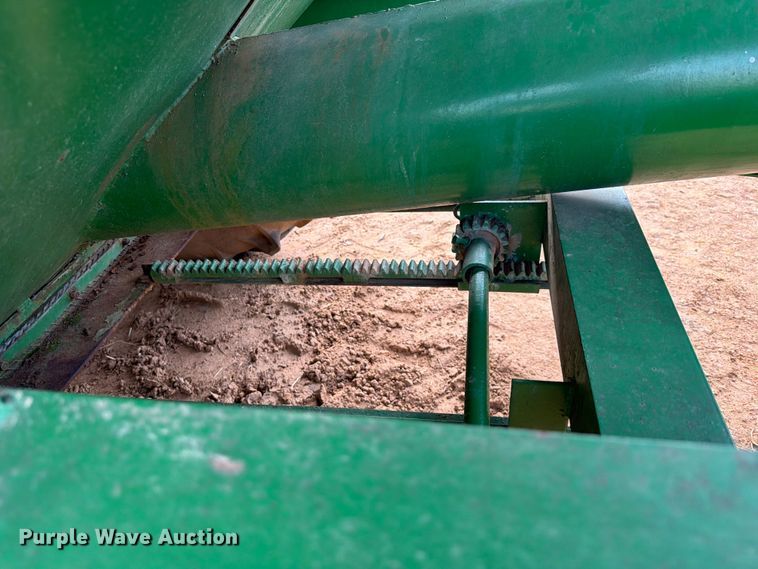 image for item FU1014 John Deere grain cart