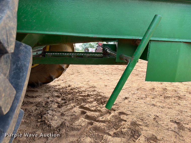 image for item FU1014 John Deere grain cart