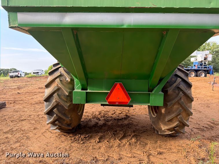 image for item FU1014 John Deere grain cart