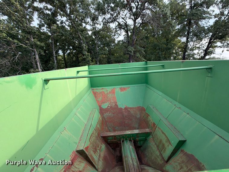 image for item FU1014 John Deere grain cart