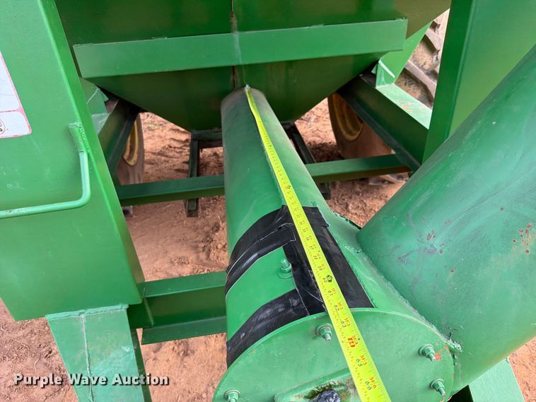 image for item FU1014 John Deere grain cart