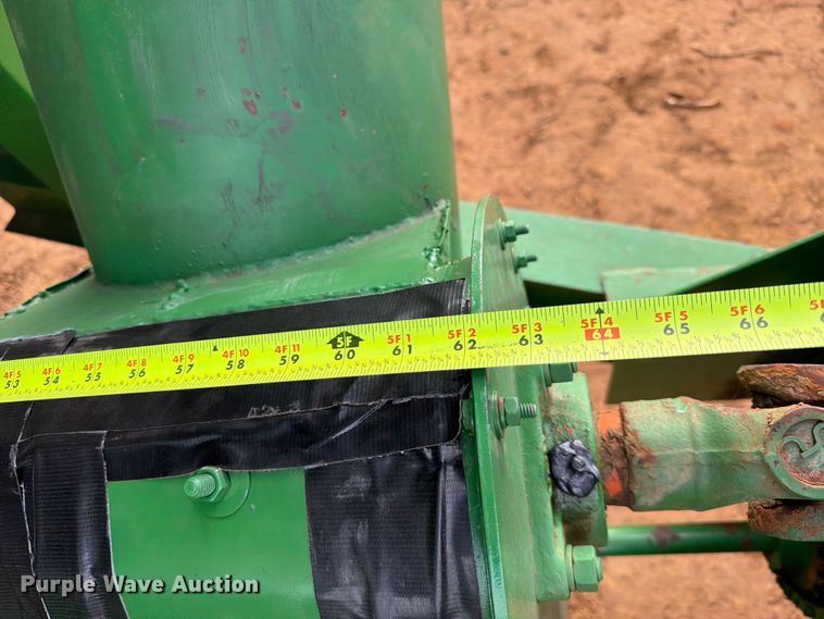 image for item FU1014 John Deere grain cart