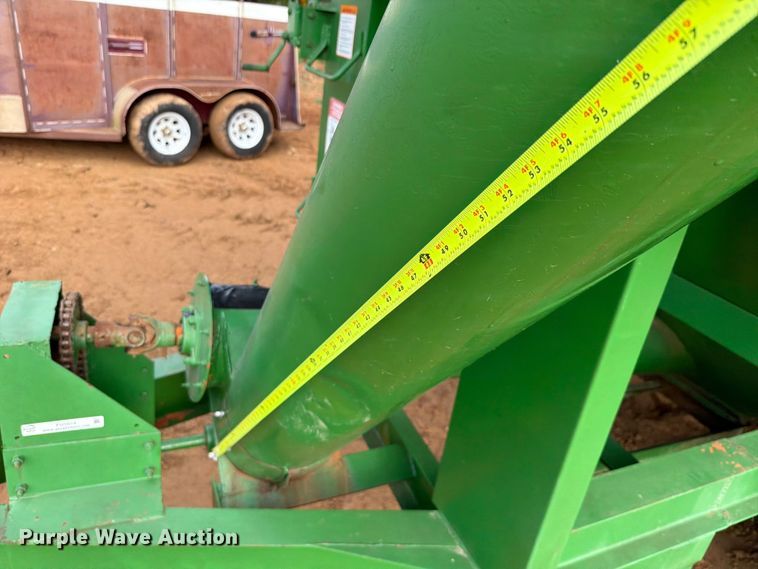 image for item FU1014 John Deere grain cart