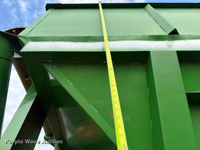 image for item FU1014 John Deere grain cart