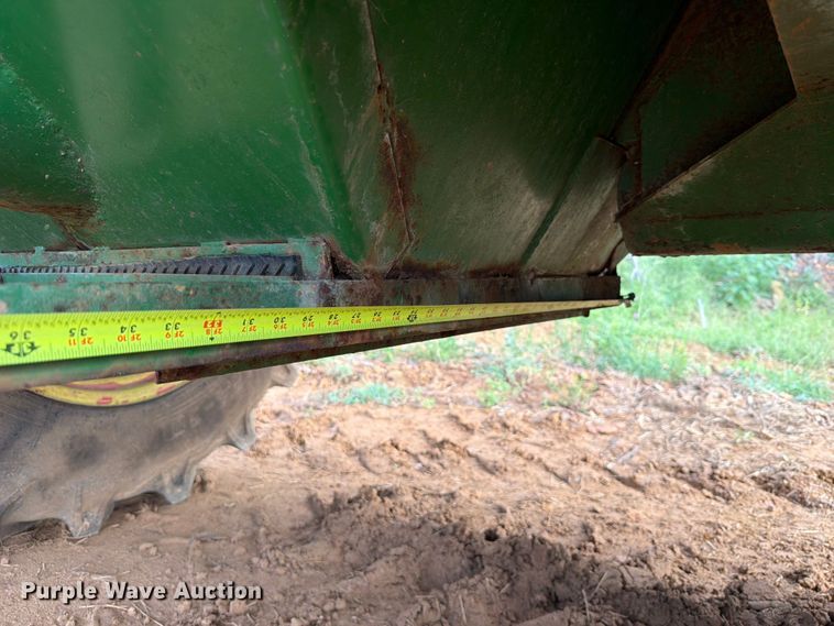 image for item FU1014 John Deere grain cart