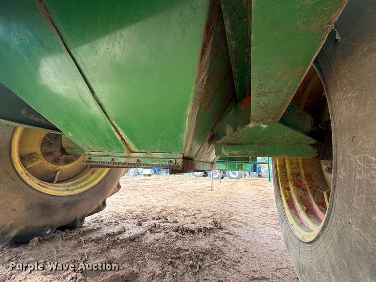 image for item FU1014 John Deere grain cart