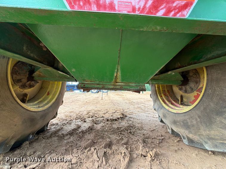 image for item FU1014 John Deere grain cart