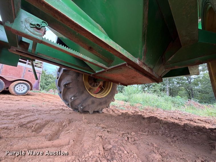 image for item FU1014 John Deere grain cart