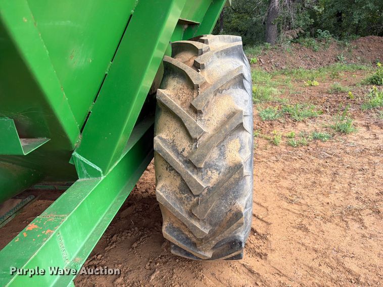 image for item FU1014 John Deere grain cart
