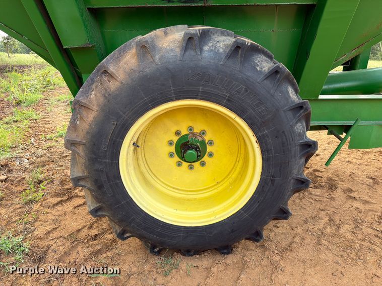 image for item FU1014 John Deere grain cart