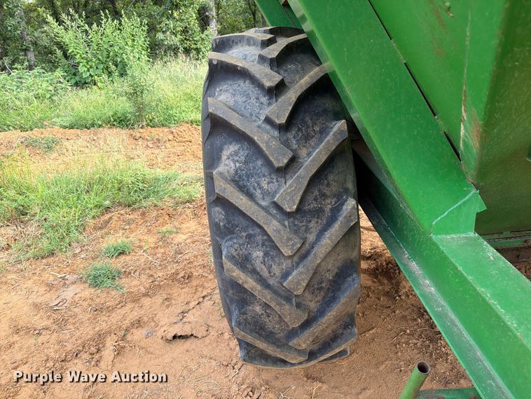 image for item FU1014 John Deere grain cart