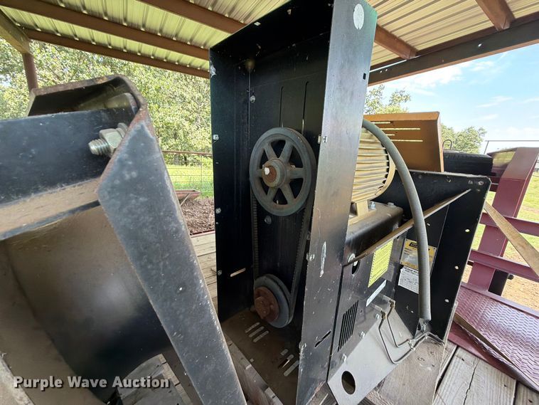 image for item FU1035 (2) Chicago Blower 182 utility blowers