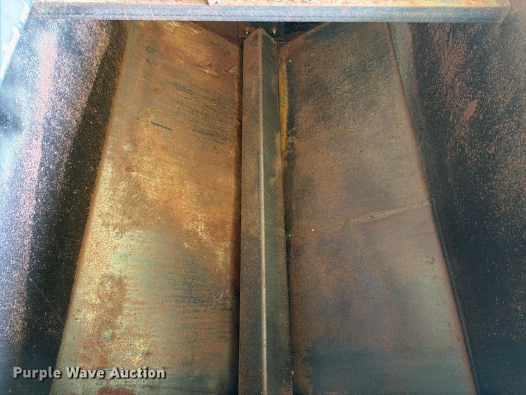 image for item FU1036 Bar 6 Cake cake feeder