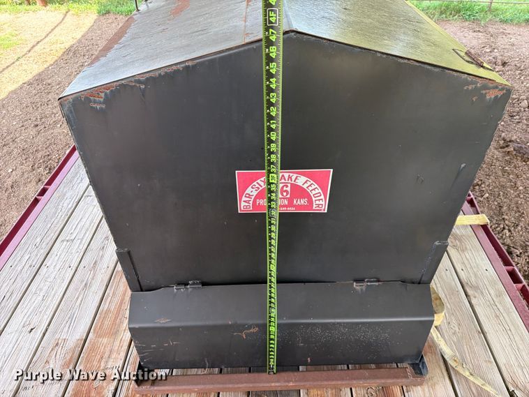 image for item FU1036 Bar 6 Cake cake feeder