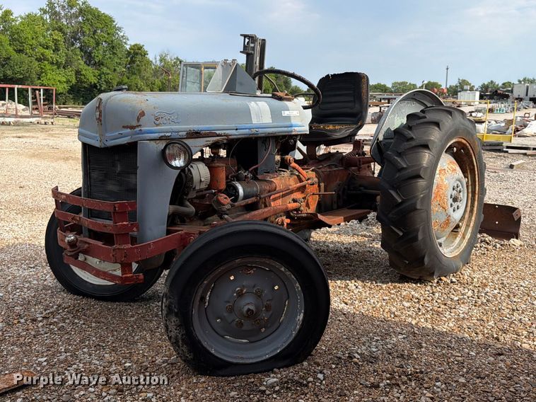 Ford tractor