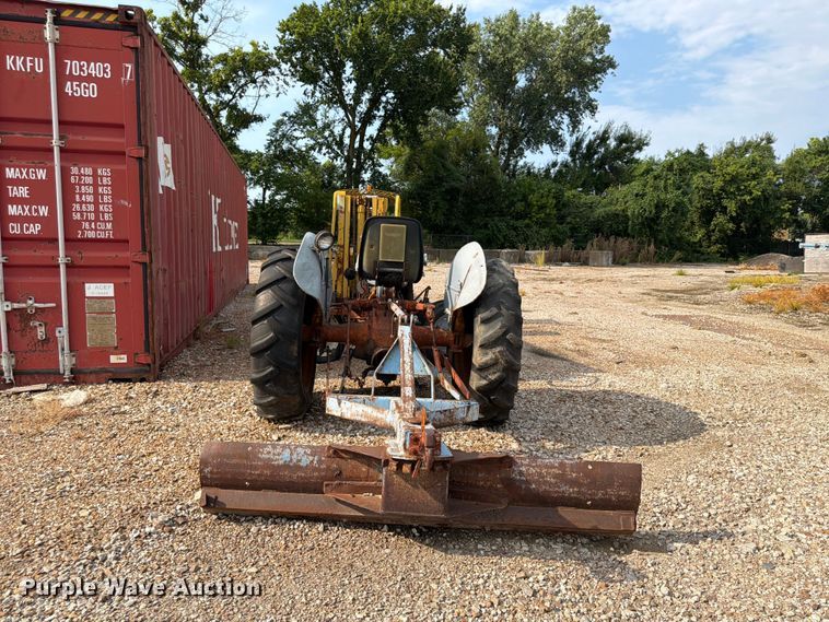 image for item FU4565 Ford tractor