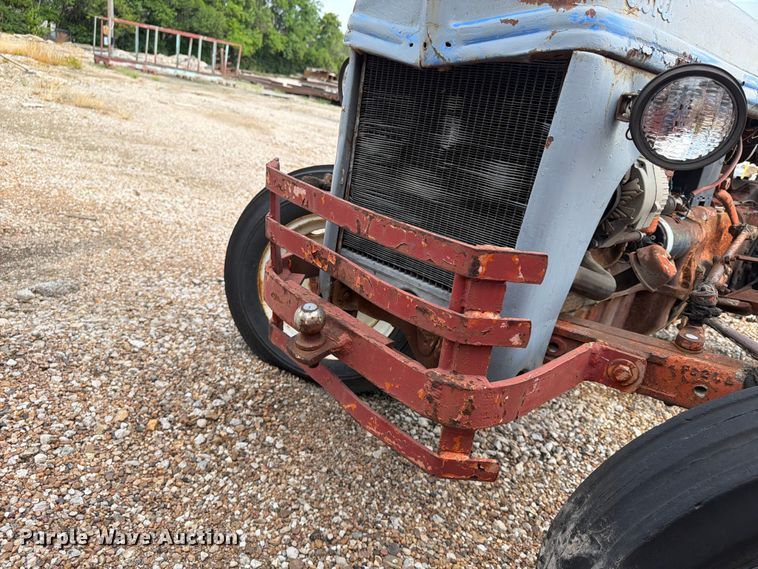 image for item FU4565 Ford tractor