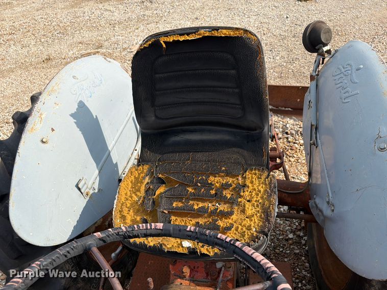 image for item FU4565 Ford tractor