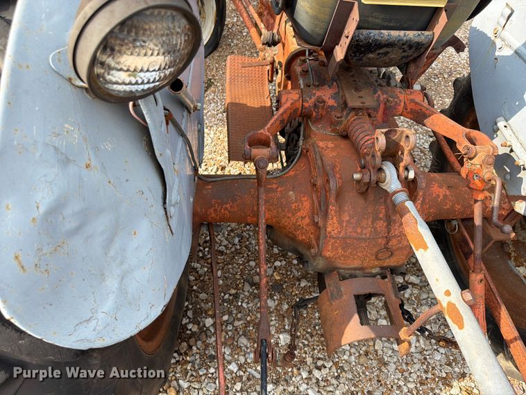 image for item FU4565 Ford tractor