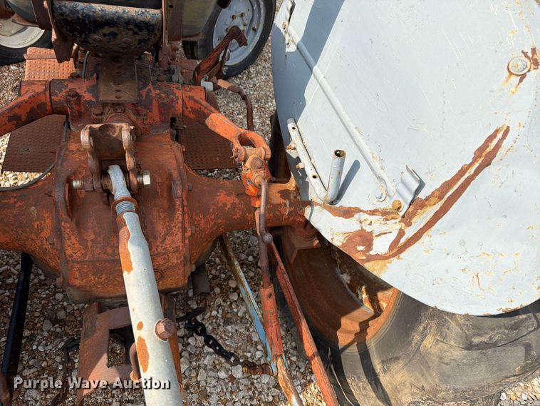 image for item FU4565 Ford tractor