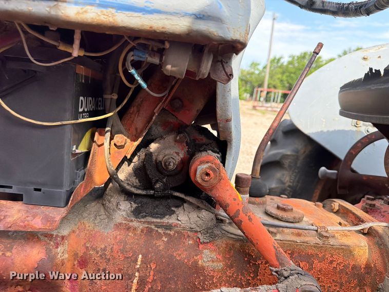 image for item FU4565 Ford tractor