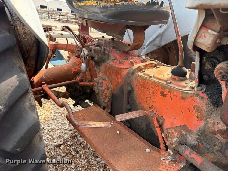image for item FU4565 Ford tractor