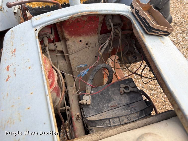 image for item FU4565 Ford tractor