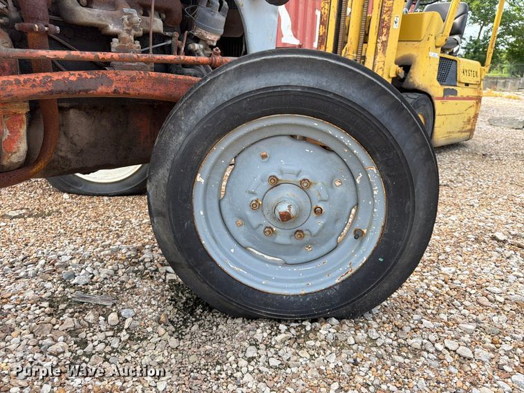 image for item FU4565 Ford tractor
