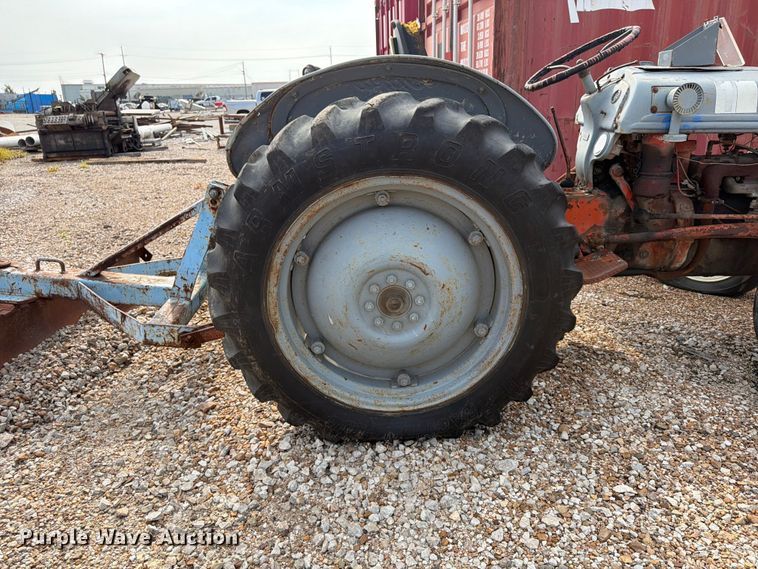 image for item FU4565 Ford tractor
