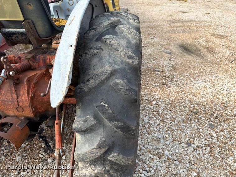 image for item FU4565 Ford tractor