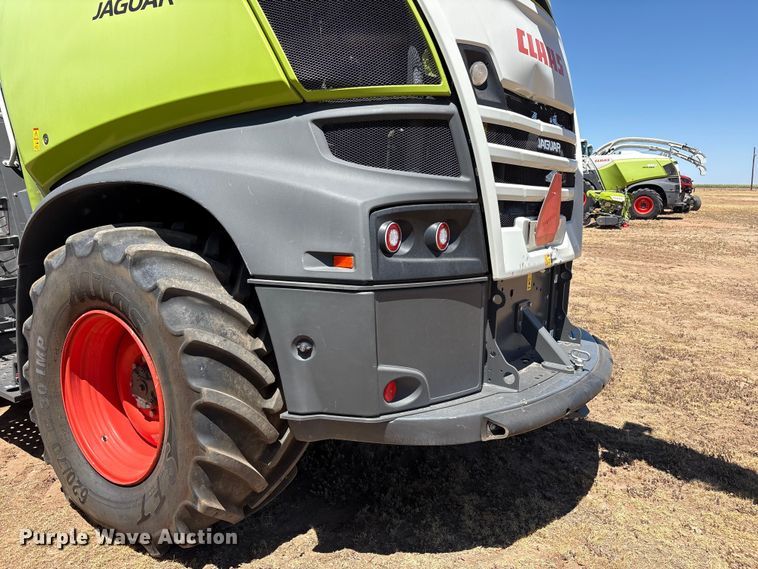 image for item JM9374 Claas Jaguar 990 forage harvester