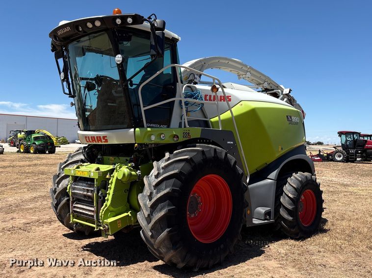 Claas Jaguar 990 forage harvester