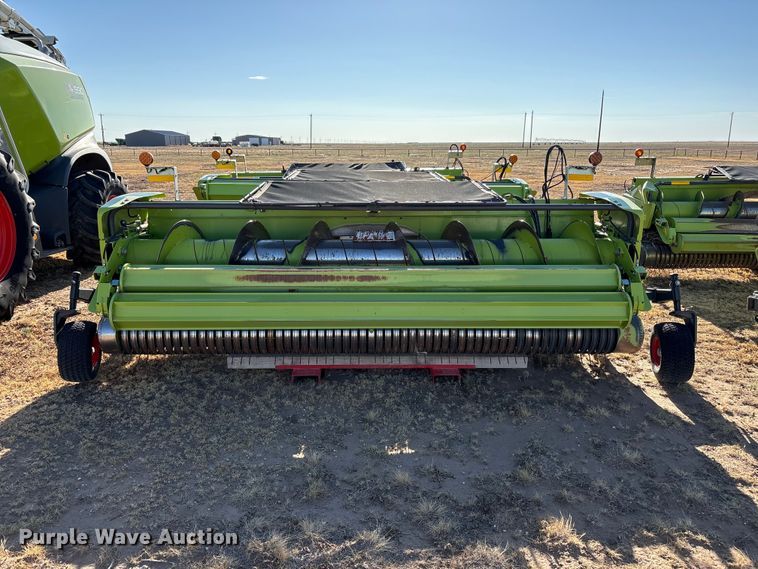 image for item JM9376 Claas 380 pickup head