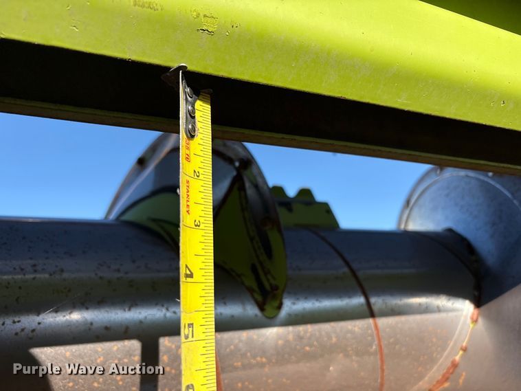 image for item JM9376 Claas 380 pickup head