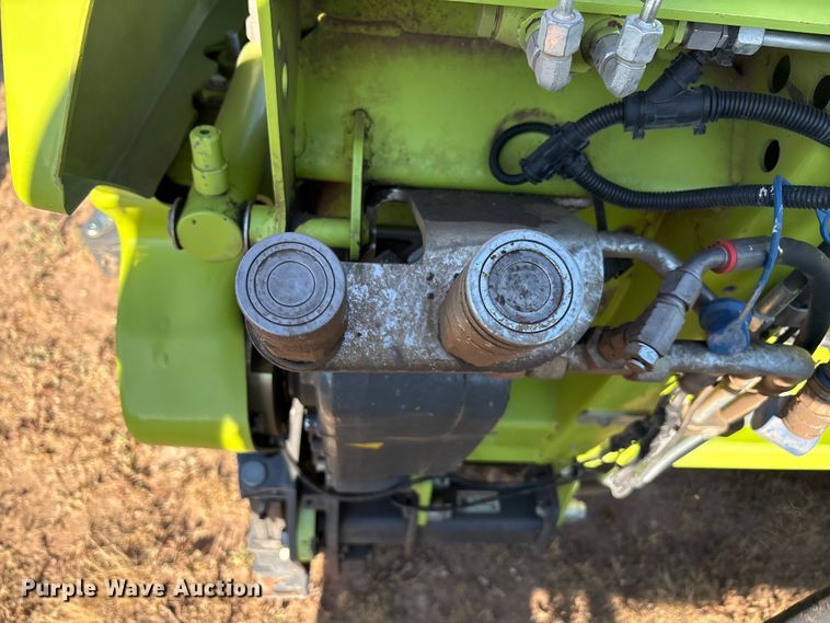 image for item JM9376 Claas 380 pickup head