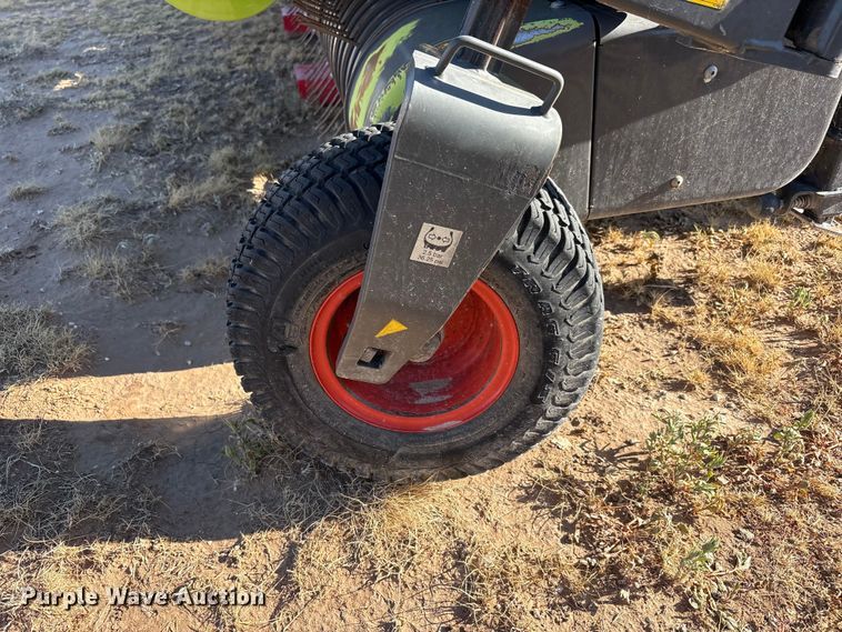 image for item JM9376 Claas 380 pickup head