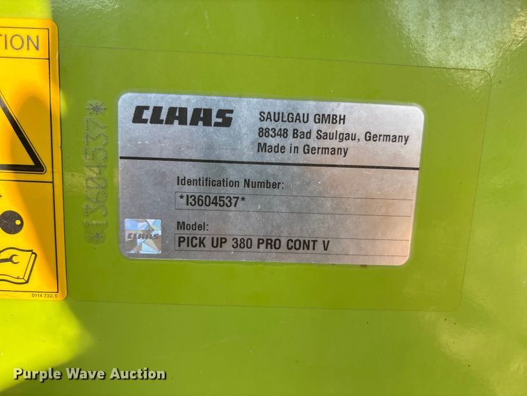 image for item JM9376 Claas 380 pickup head